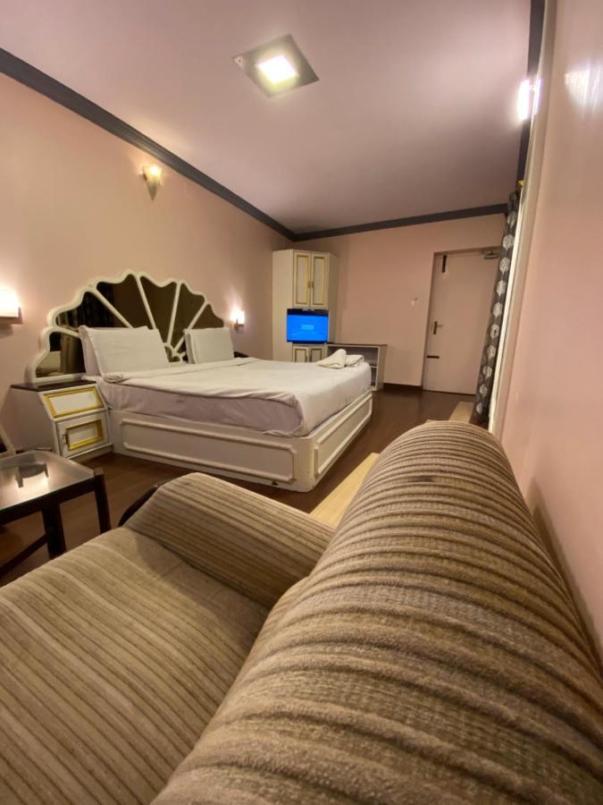Hotel Venus 우티 외부 사진
