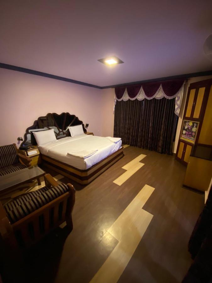 Hotel Venus 우티 외부 사진